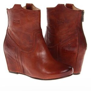 Frye Carson Wedge Booties Size 7,5